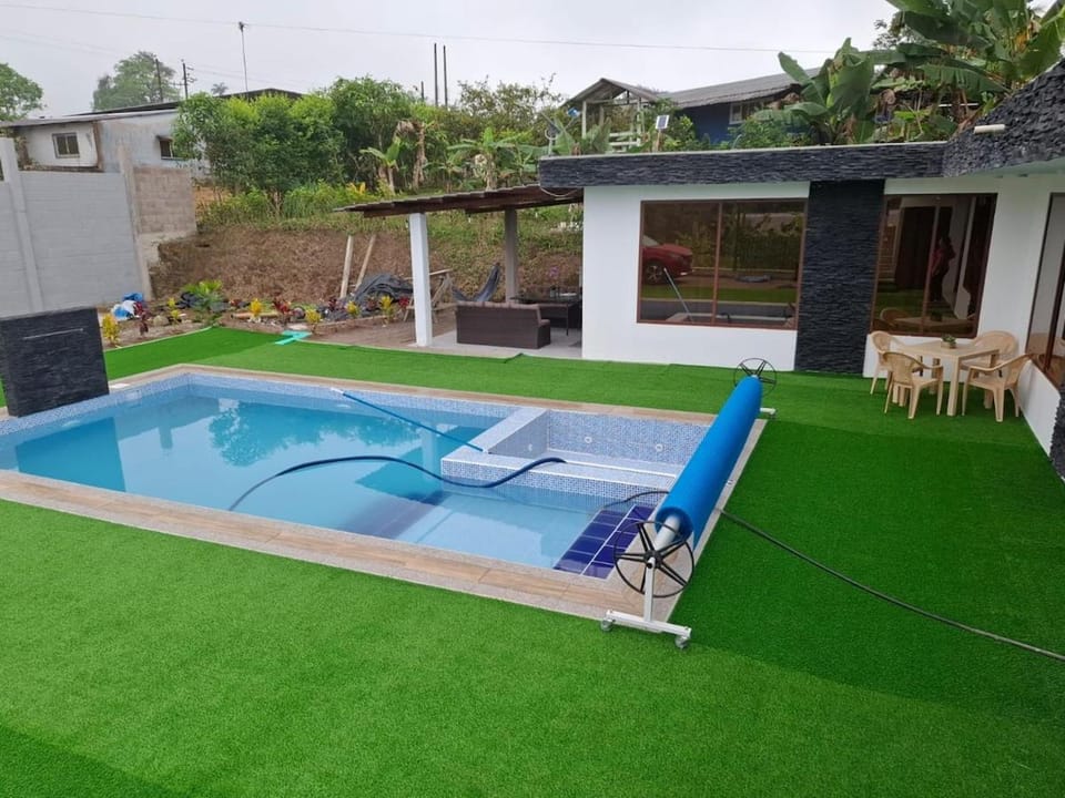 Nido de Aguilas house Villa in Pichincha