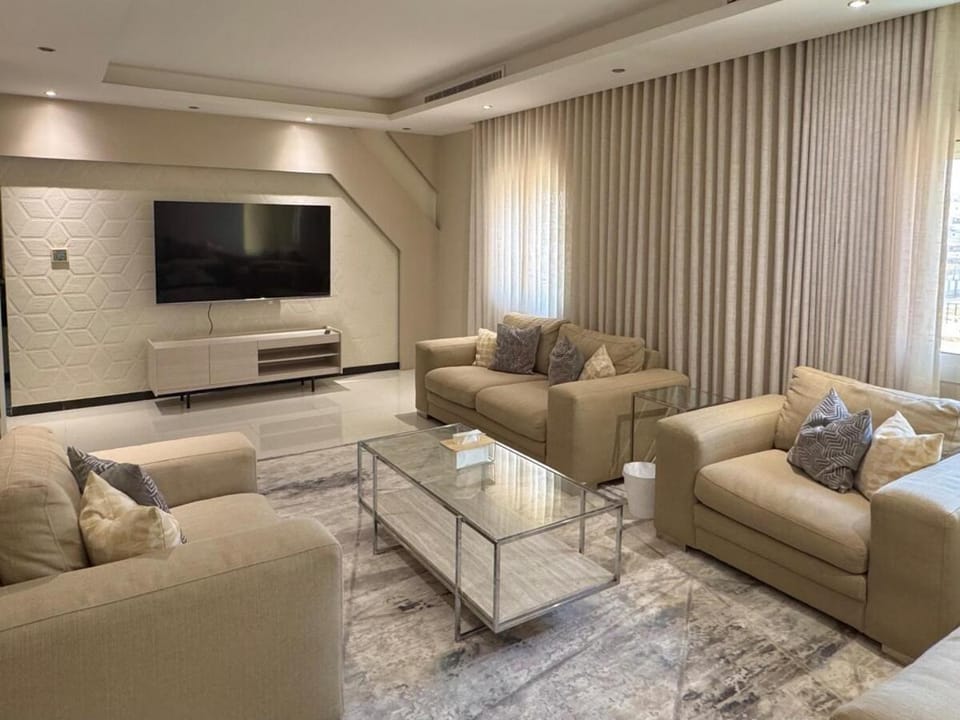 Three Bedrooms Apartment Apartment in Jeddah