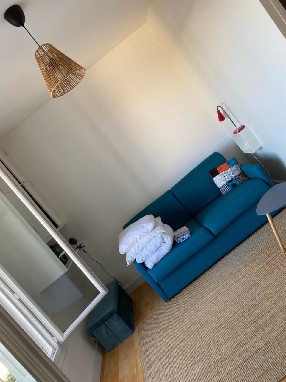 Bed, Living room