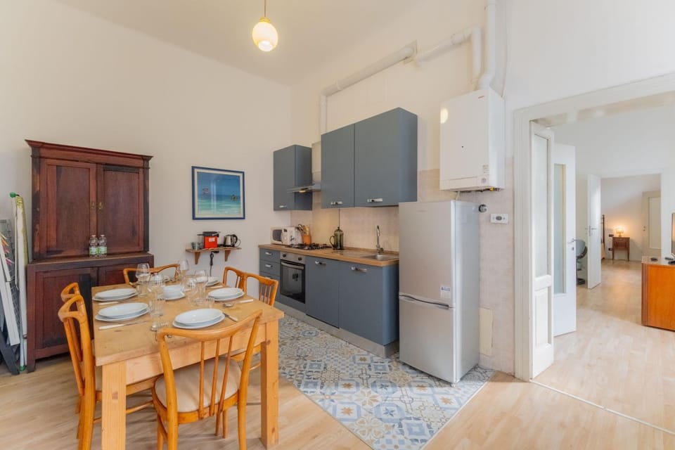 Kitchen or kitchenette, Dining area, kitchen