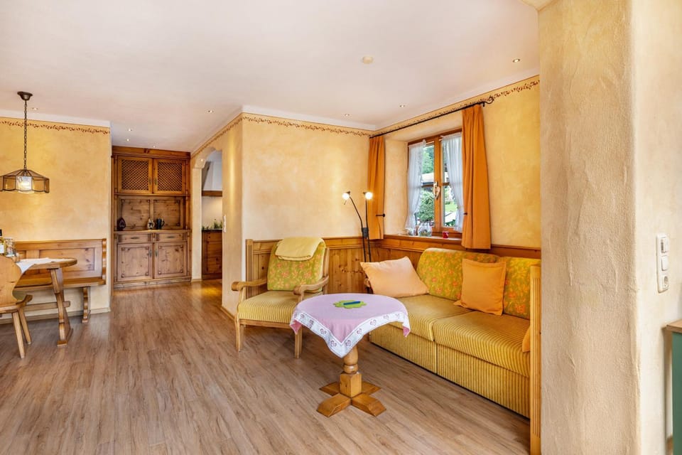 Weibhauser Soferl Apartment in Ruhpolding