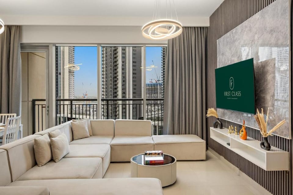 FIRST CLASS 2BR Spectacular Modern Living Apartment in Dubai