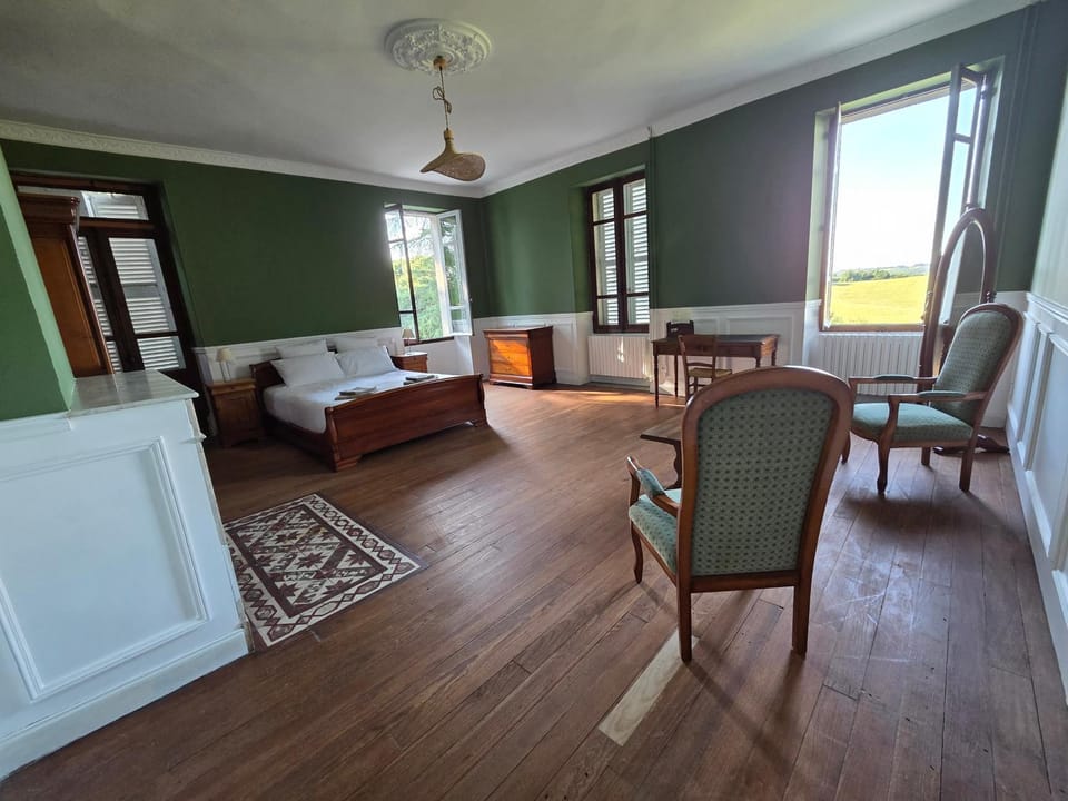 Photo of the whole room