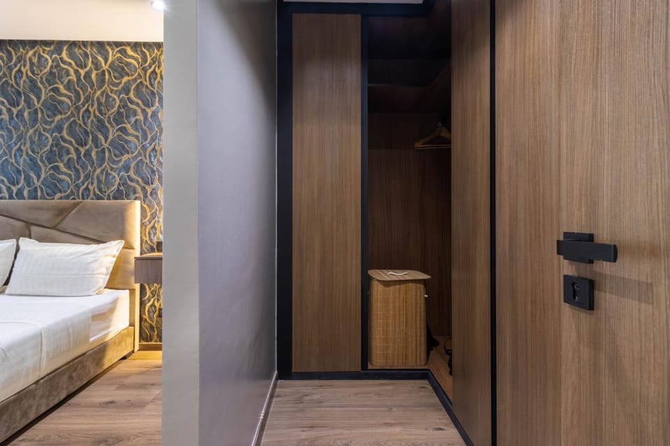 Bedroom, wardrobe
