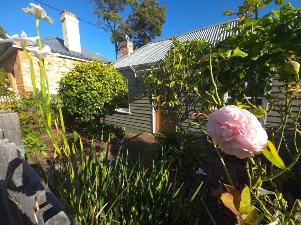 Cascade Cottage Circa 1840 House in Tasmania