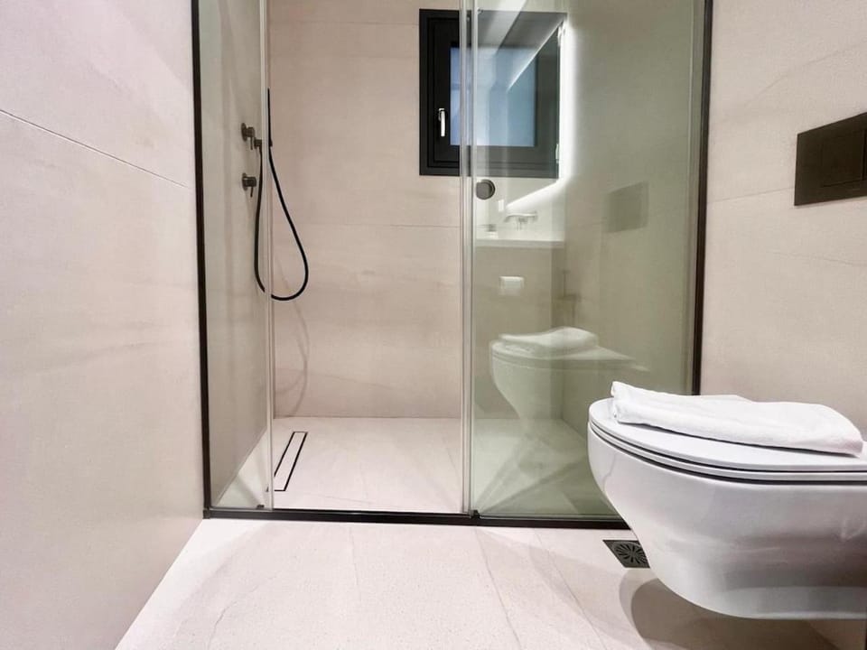 Athenian Riviera Hideaway, 1 BR in Glyfada Apartment in South Athens