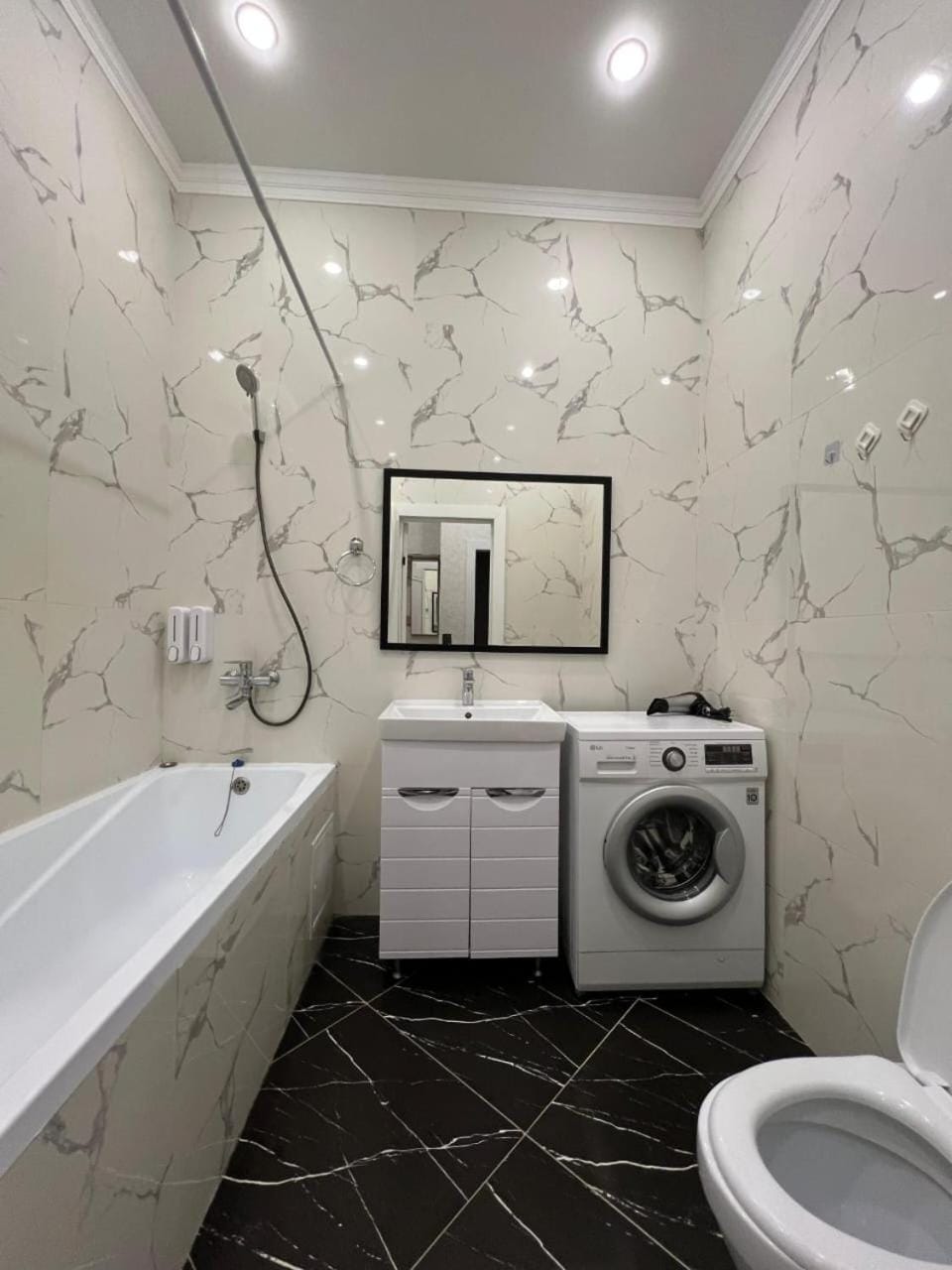 Toilet, Bathroom, Bath, washing machine