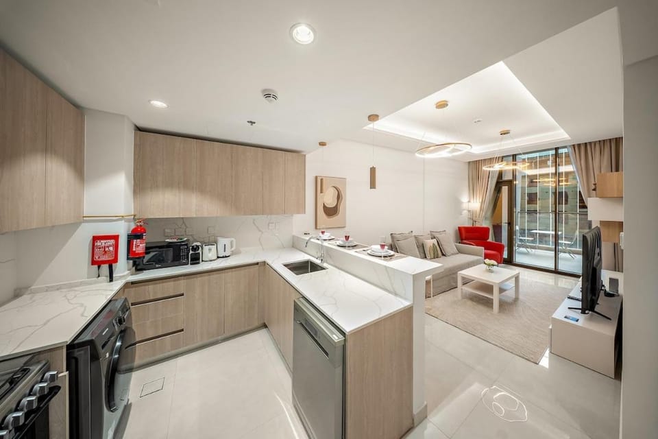 FIRST CLASS 1BR Stylish Circle Mall Doorstep Apartment in Dubai