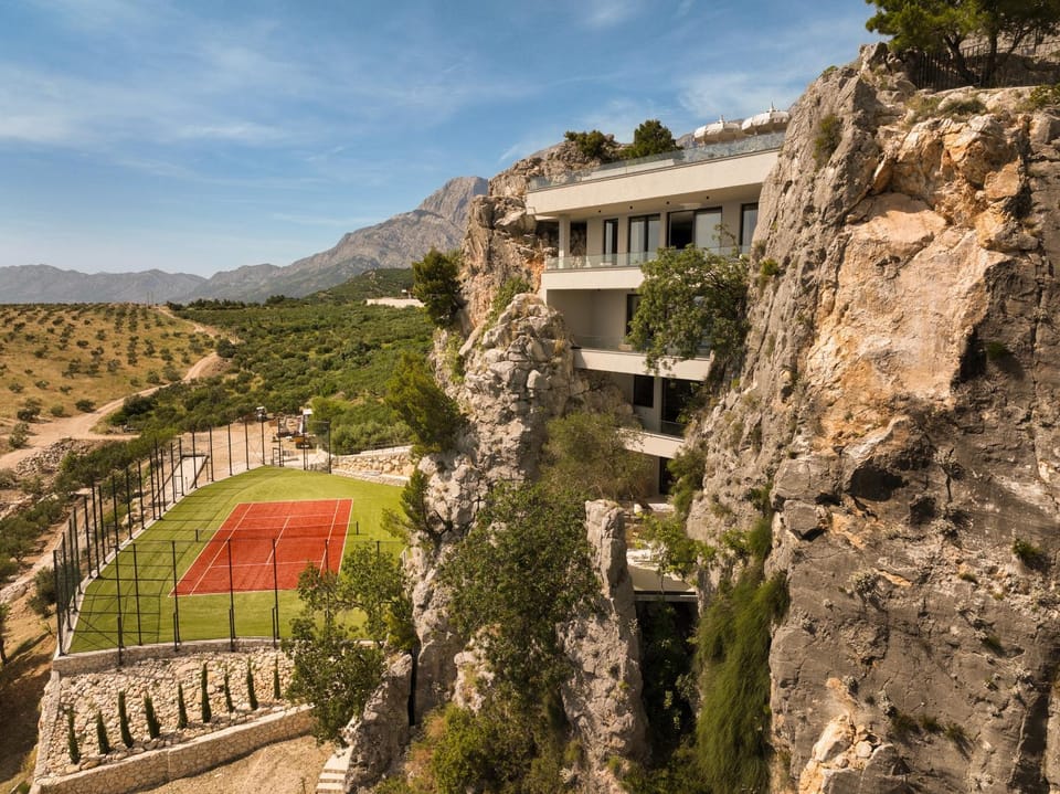 Bird's eye view, Tennis court