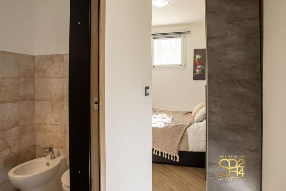 Toilet, Bed, Bedroom