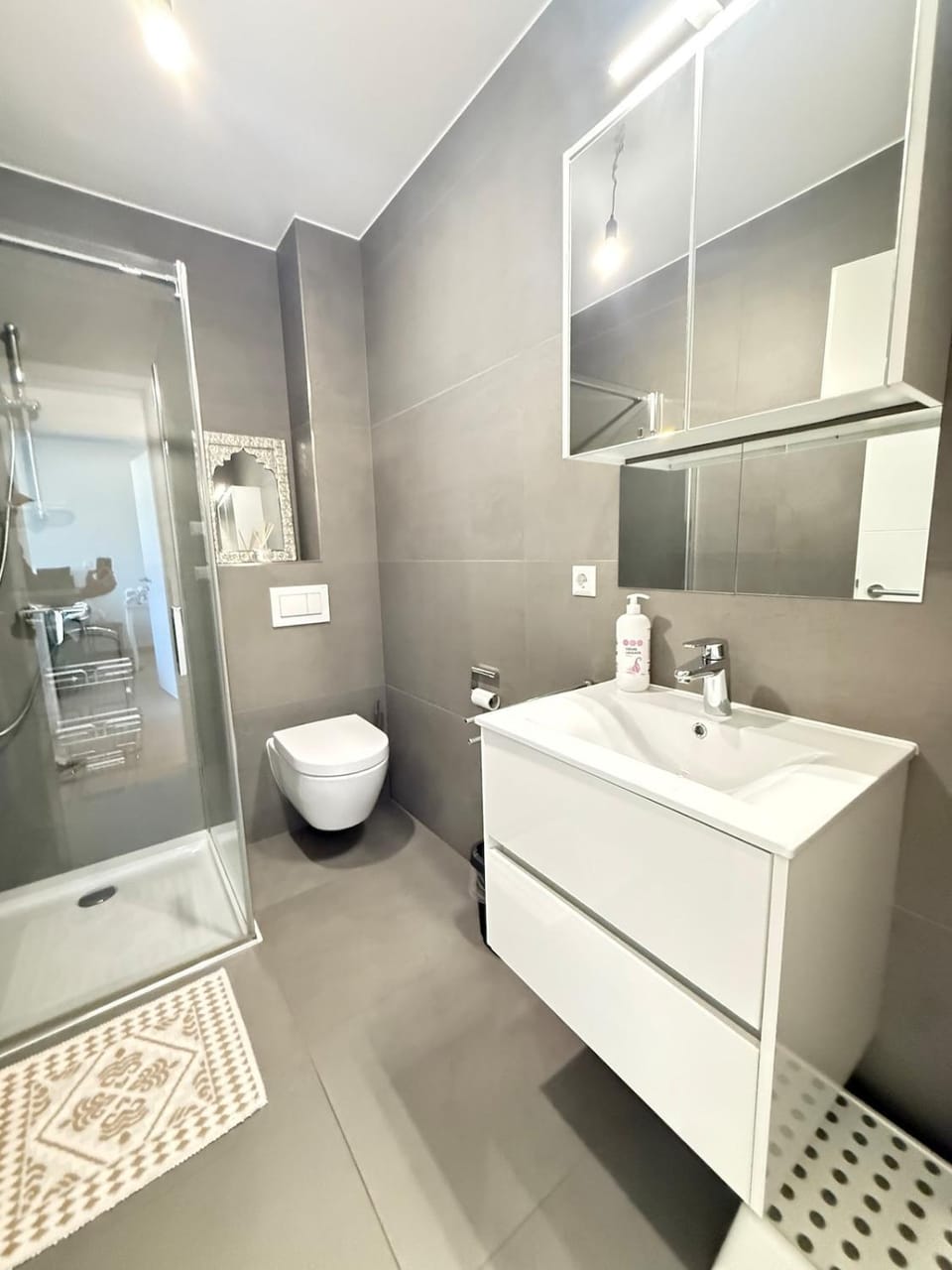 New House 4 adultes - 2 enfants - 180 m2 House in Luxembourg District, Luxembourg