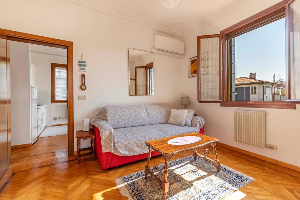Casa del Sole Venice Lido sleep 6 ,2 bathrooms,1 minute from the beach Apartment in Lido di Venezia
