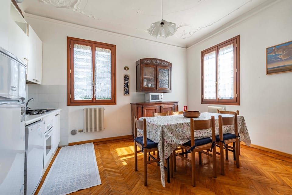 Casa del Sole Venice Lido sleep 6 ,2 bathrooms,1 minute from the beach Apartment in Lido di Venezia