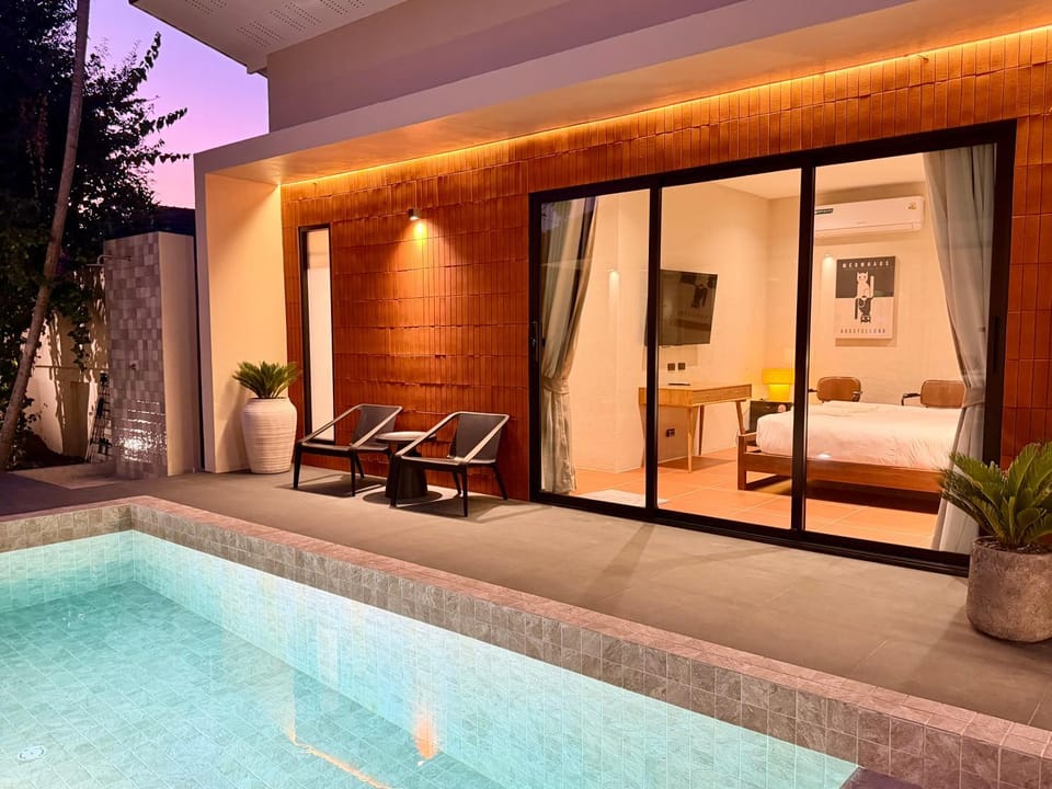 Property building, Swimming pool