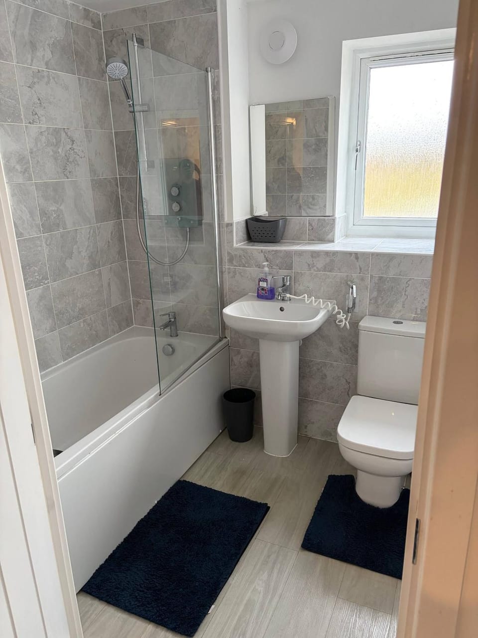Shower, Toilet, Bathroom, Bath