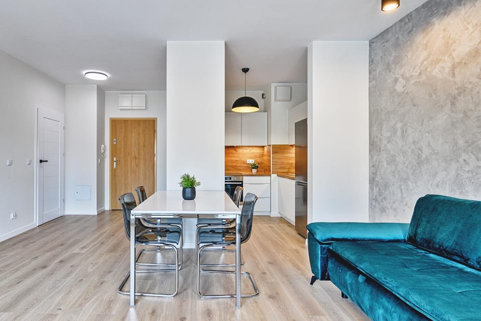 Kitchen or kitchenette, Living room, Seating area, Dining area