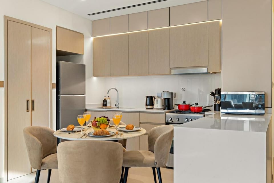 FIRST CLASS 1BR Downtown Elegance Prime Area Apartment in Dubai