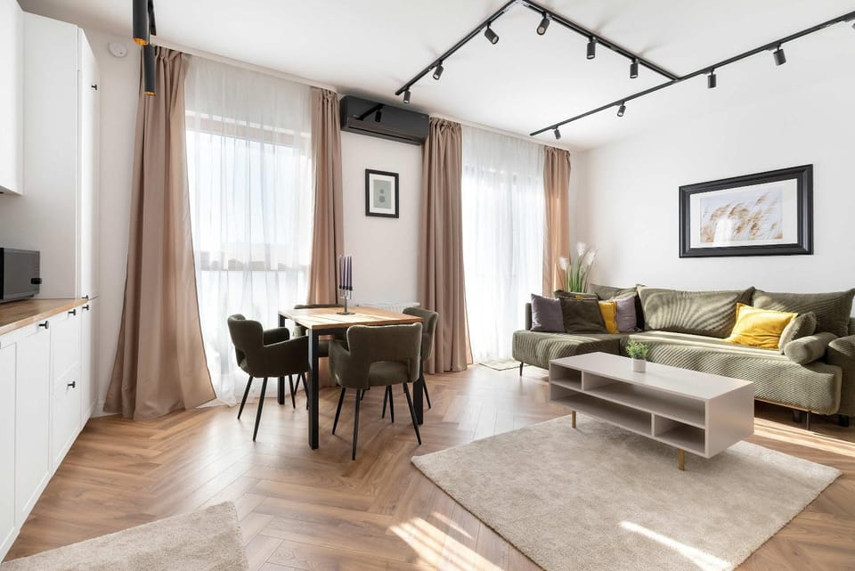 TV and multimedia, Kitchen or kitchenette, Living room, Seating area, Dining area