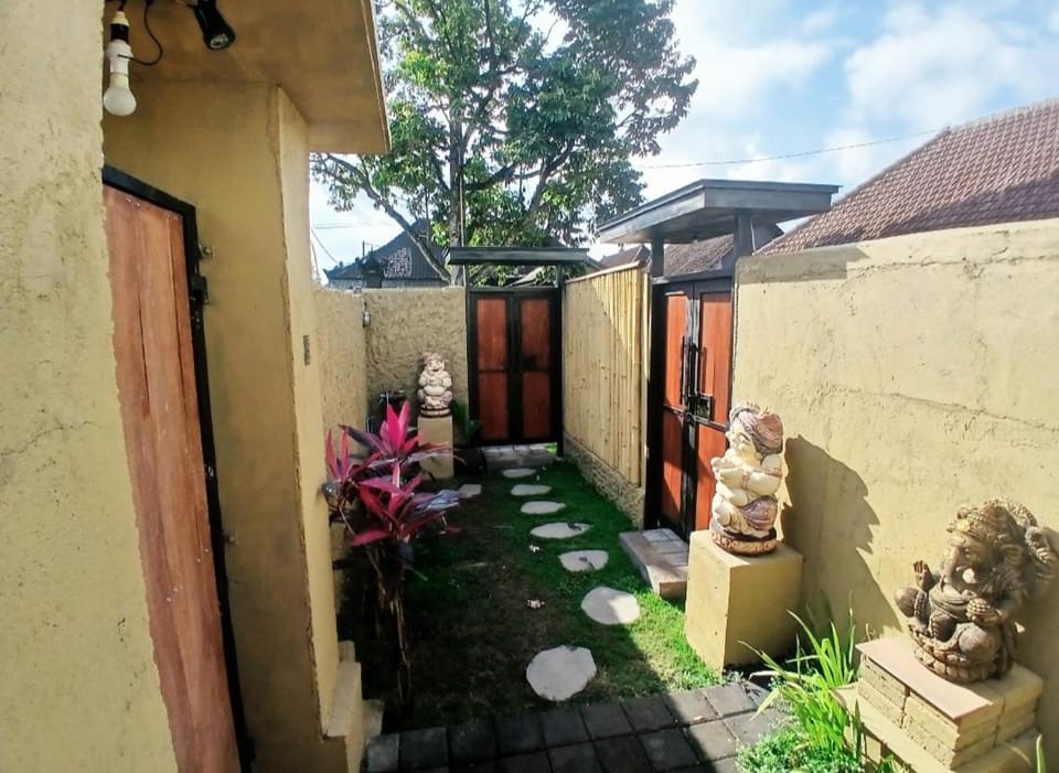 Danuansa Ubud House Bed and Breakfast in Sukawati