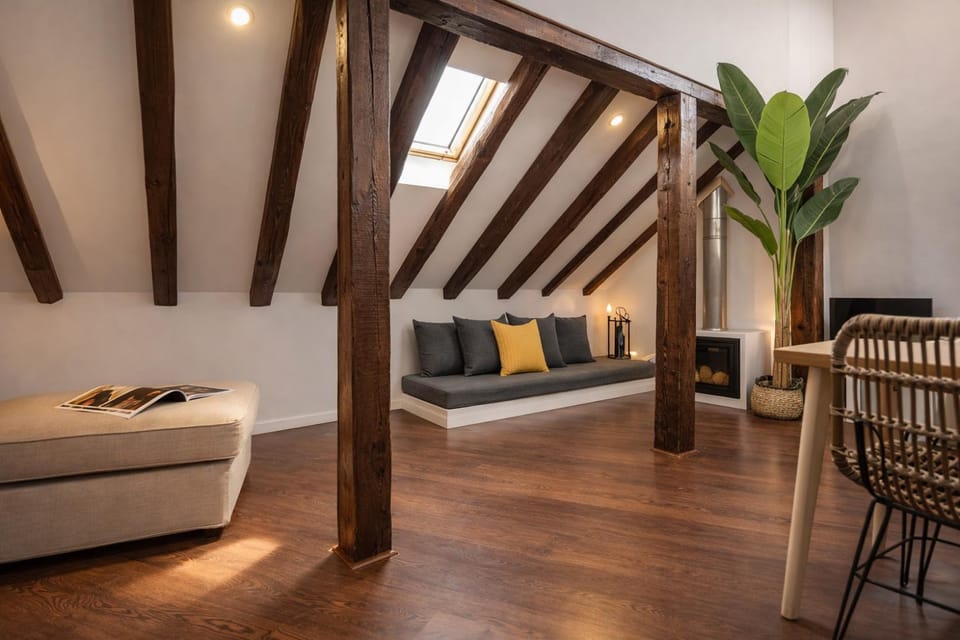 Living room, Seating area