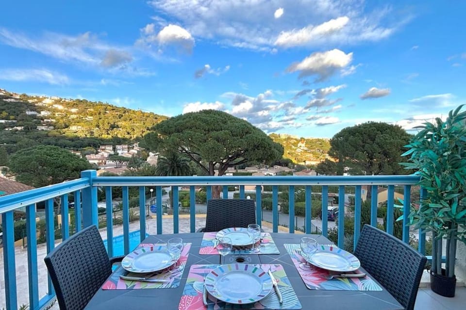 Amaryllis - Appartement avec Vue Mer et Piscine Apartment in Cavalaire-sur-Mer