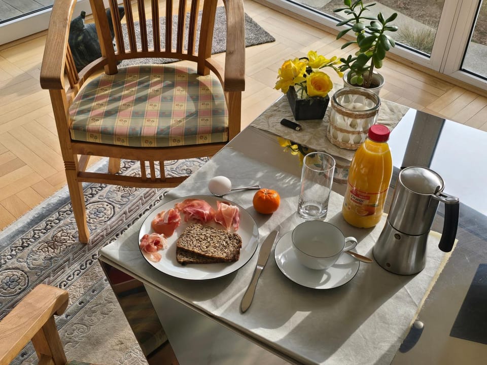 Dining area, Breakfast