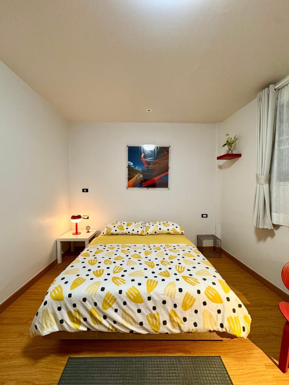 Bed, Photo of the whole room, Bedroom