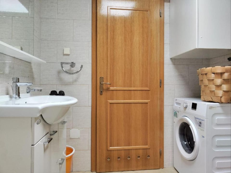 Komforan apartman u Irskom kompleksu, Bečići, blizu mora sa parkingom Apartment in Budva Municipality