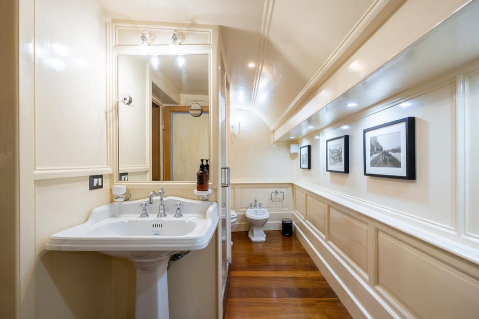 Toilet, Bathroom