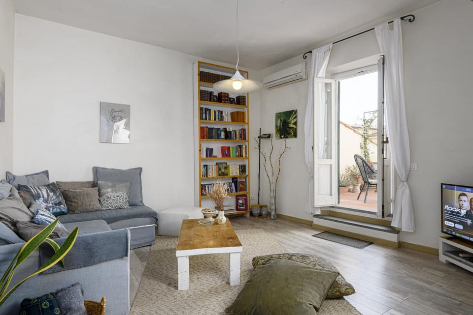 Library, Living room, Seating area