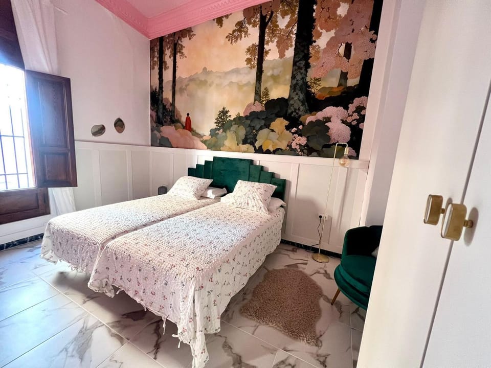 Bed, Photo of the whole room, Bedroom