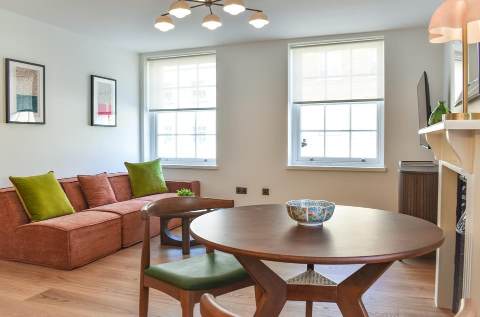 Living room, Seating area, Dining area