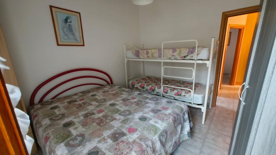 Bed, Decorative detail, Bedroom