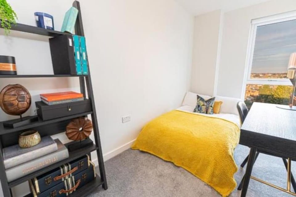 Lovely 2 and a half Bed in Cricklewood Apartment in London Borough of Camden