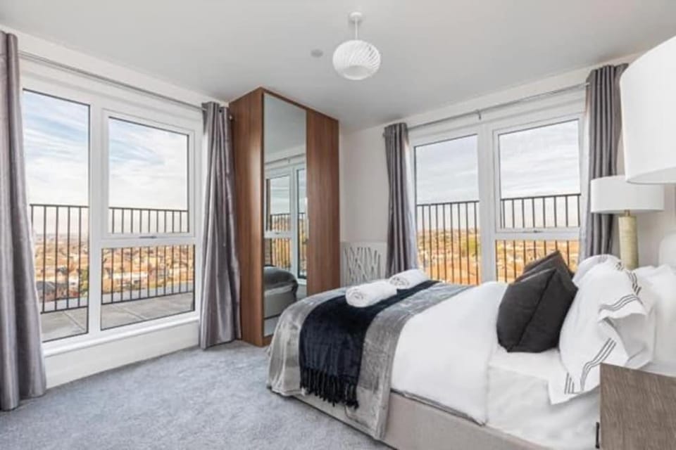 Lovely 2 and a half Bed in Cricklewood Apartment in London Borough of Camden