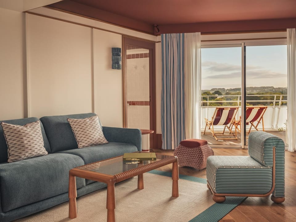 Natural landscape, View (from property/room), Balcony/Terrace, Living room, Seating area