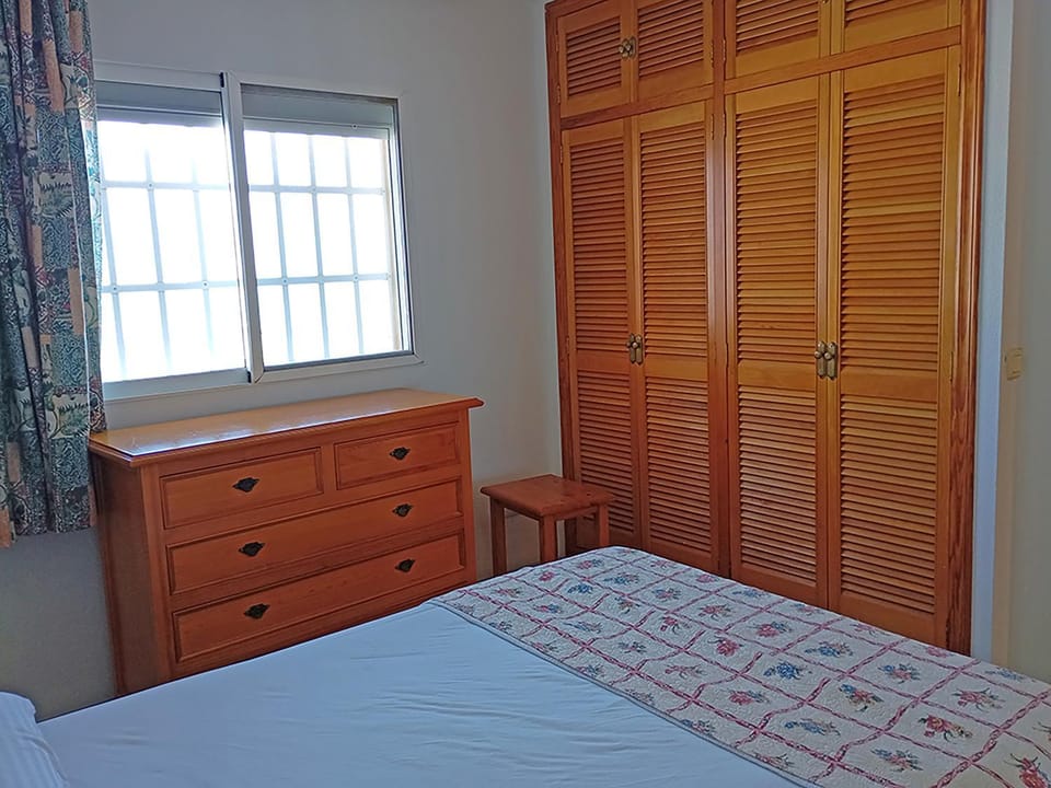 Spring, Bed, Summer, Photo of the whole room, Beach, Hiking, Bedroom, children, young children, older children, group of guests, Family, pet friendly, pet friendly, wardrobe, elevator