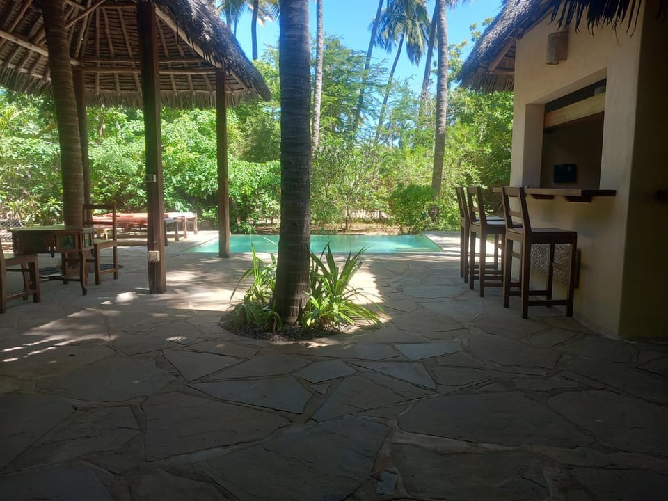 Property building, Swimming pool, Breakfast