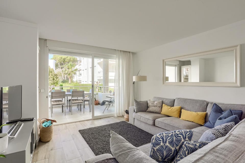 Communal lounge/ TV room, Living room