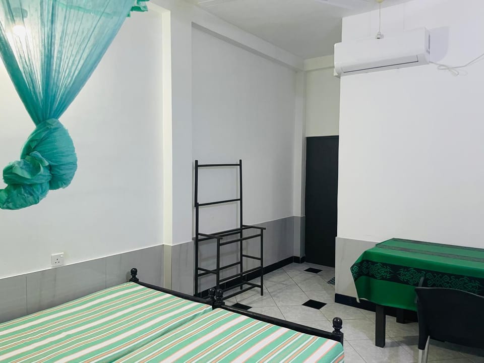 Bed, Bedroom, air conditioner