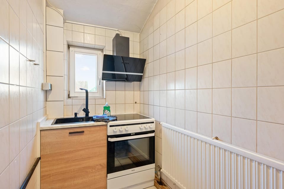 Kitchen or kitchenette, Communal kitchen, kitchen