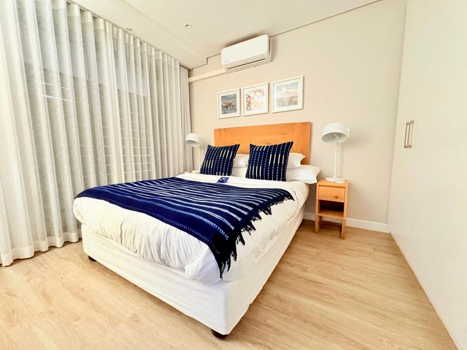 Bed, Photo of the whole room, Bedroom, air conditioner