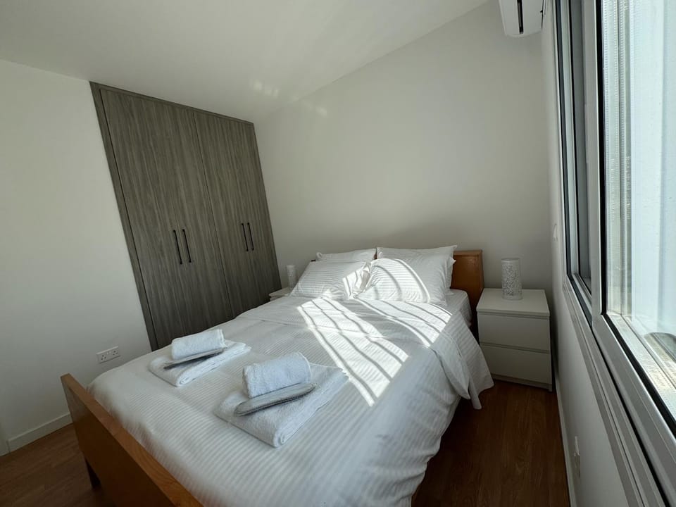 Bedroom, towels, air conditioner