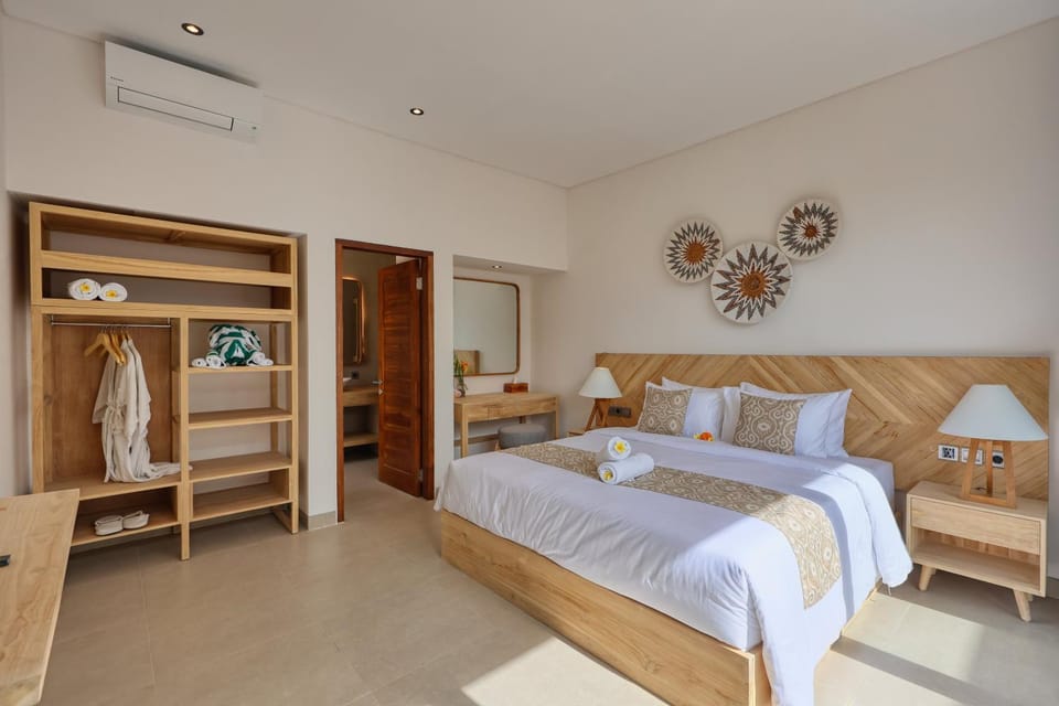 Bed, Photo of the whole room, Bedroom, towels, wardrobe, air conditioner