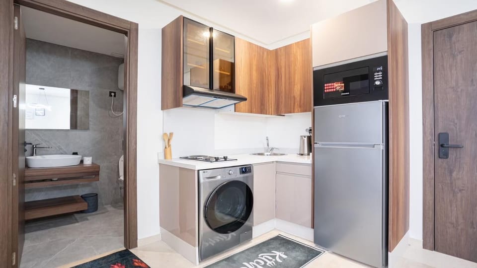 Bed, Kitchen or kitchenette, Photo of the whole room, Bedroom, dishwasher, minibar, oven, pet friendly, towels, wardrobe, washing machine, dryer