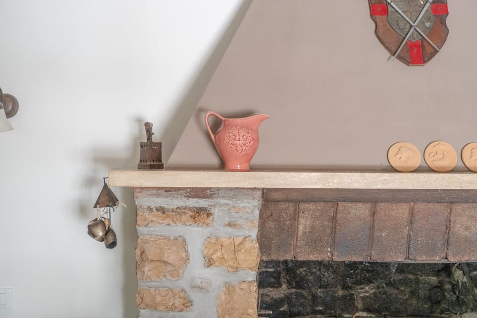 Living room, Decorative detail, heating, internet