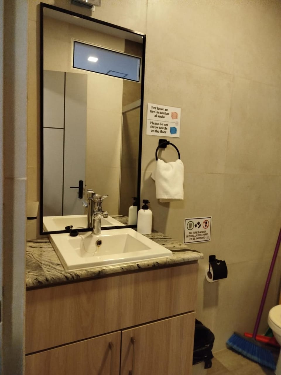 Bathroom, towels