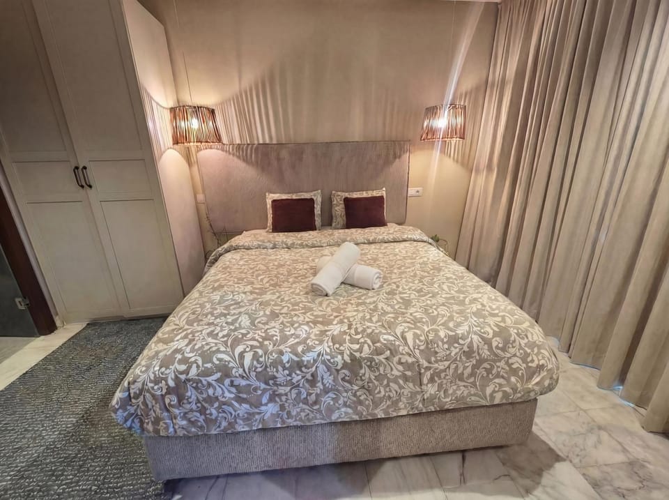Luxury Studio Casablanca Calme et Elegant Securite 24 24 Apartment in Casablanca
