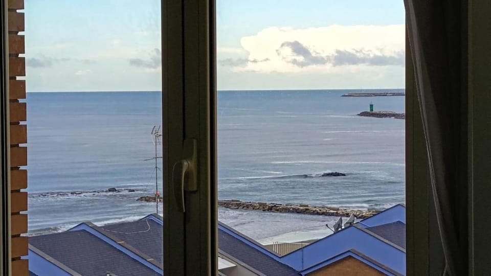 Vista mare a 50 m dalla spiaggia e dai servizi Apartment in Nettuno