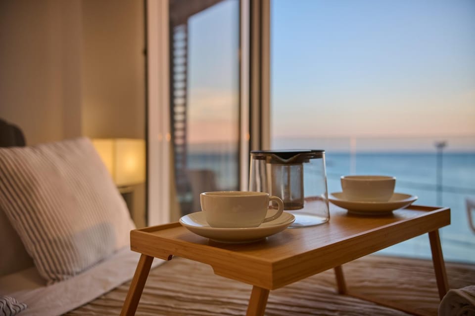 Bed, Natural landscape, Coffee/tea facilities, View (from property/room), Balcony/Terrace, Bedroom, Sea view